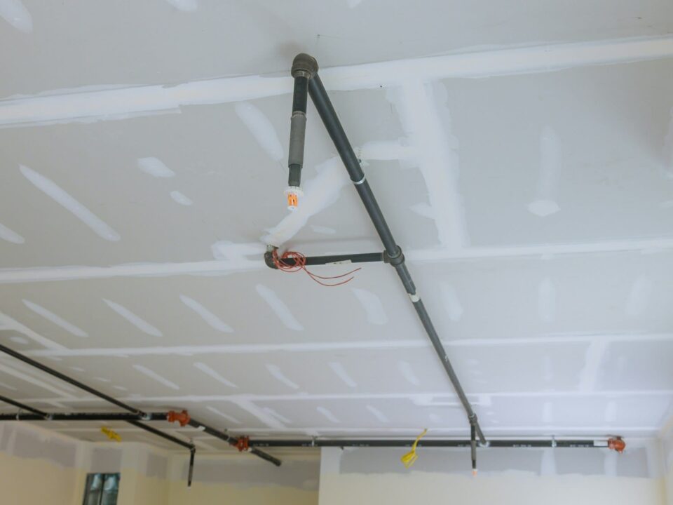 Alat dan sistem pemadam kebakaran otomatis